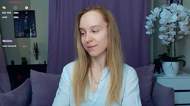 SoonMoor online show from April 2026 06:45:02 PM