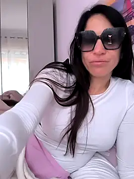 Snapshot of sexy7883 chatting on February 2025 06:59:02 AM sexy7883 online show from February 2025 06:59:02 AM
