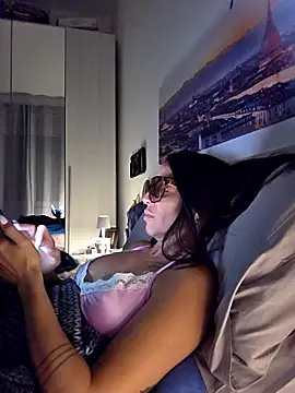 Snapshot of sexy7883 chatting on October 2025 07:33:01 PM sexy7883 online show from October 2025 07:33:01 PM
