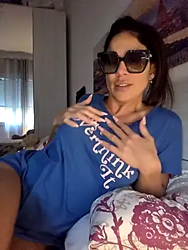 Snapshot of sexy7883 chatting on October 2025 06:10:01 AM sexy7883 online show from October 2025 06:10:01 AM