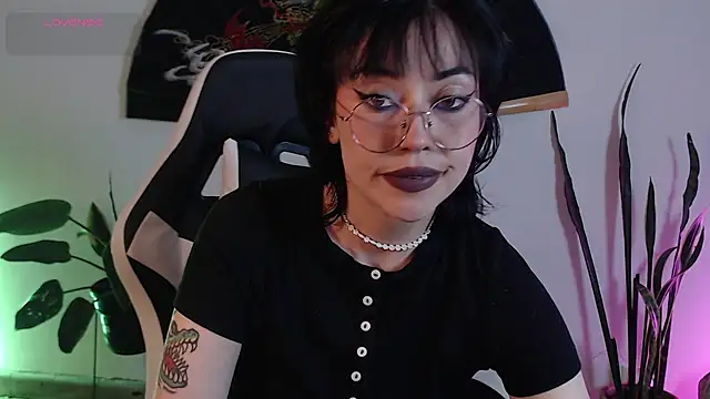 Ellyuwuw online show from January 2026 11:31:01 PM