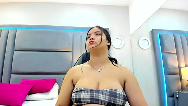 NahiaMonet online show from November 2025 11:43:02 AM