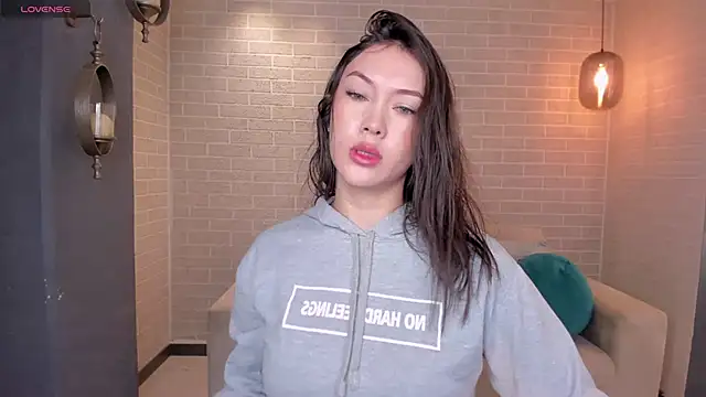 AnnaHoffman  online show from September 2025 12:20:01 PM