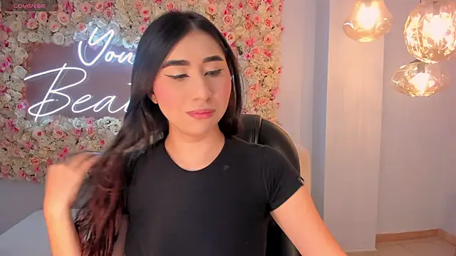 Snapshot of MayaMoretti_ chatting on October 2025 03:39:02 AM MayaMoretti online show from October 2025 03:39:02 AM