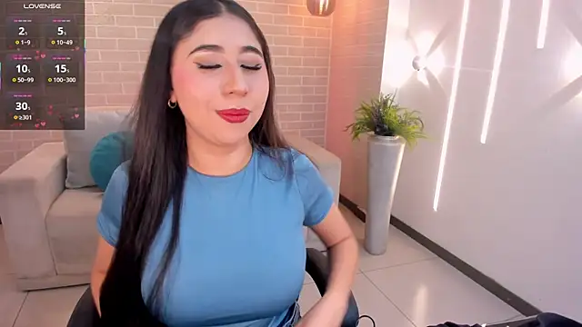 Snapshot of MayaMoretti_ chatting on June 2026 07:58:02 PM MayaMoretti online show from June 2026 07:58:02 PM