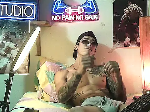 Strongcockfitness online show from November 2025 07:13:02 PM