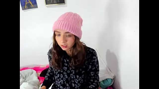 Snapshot of megan_doll2123 chatting on October 2025 04:03:02 AM megan doll2123 online show from October 2025 04:03:02 AM