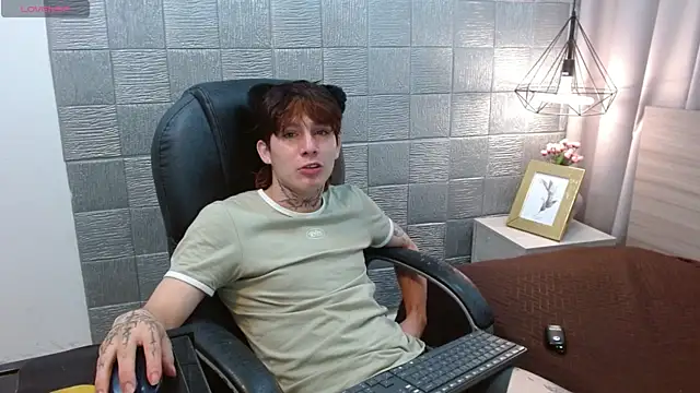 Iantwink18 online show from September 2025 01:02:02 PM