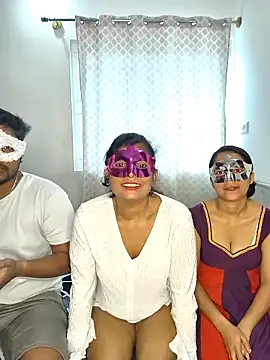 Family02 online show from October 2025 06:48:01 AM