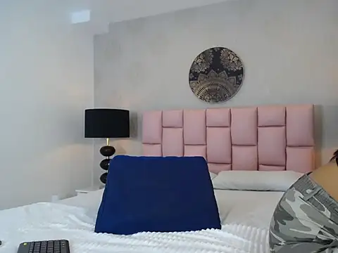 Snapshot of Maia_Reficco chatting on September 2025 12:27:01 PM Maia Reficco online show from September 2025 12:27:01 PM