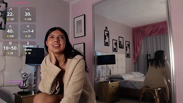 Snapshot of Maia_Reficco chatting on November 2025 12:16:02 PM Maia Reficco online show from November 2025 12:16:02 PM