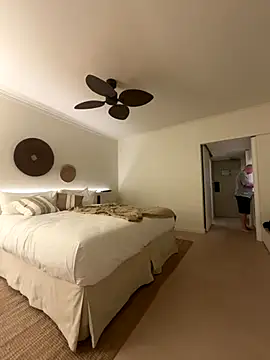 aussiepeaches online show from December 2025 10:02:02 AM