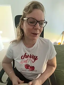 aussiepeaches online show from June 2026 01:28:02 AM