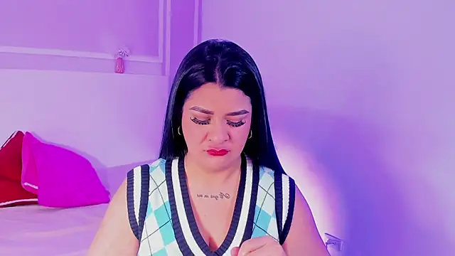 TianaGlow26 online show from February 2026 09:40:02 PM