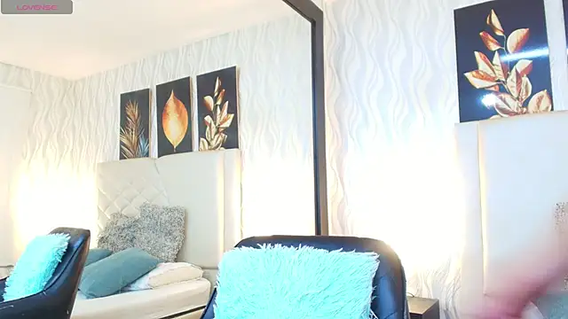 Lean Portman online show from October 2025 08:44:02 PM