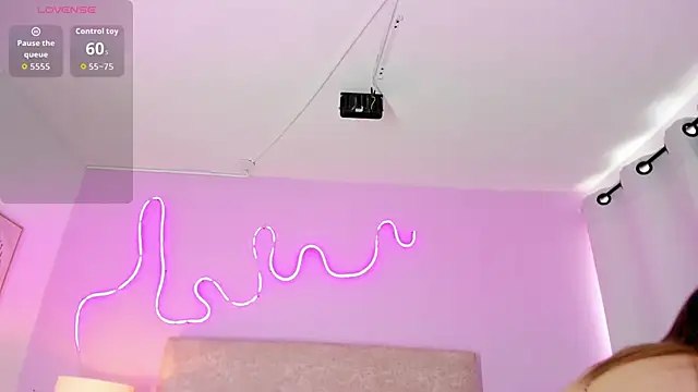 EmaRae1499 online show from October 2025 04:04:02 PM