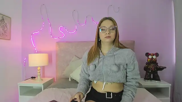 EmaRae1499 online show from October 2025 11:44:01 AM