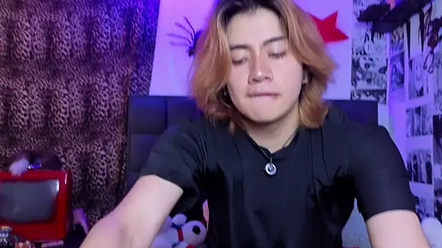 Snapshot of Vamps_Lovers chatting on December 2025 08:07:02 PM Vamps Lovers online show from December 2025 08:07:02 PM