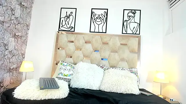 Isabell Villa online show from September 2025 03:06:01 AM