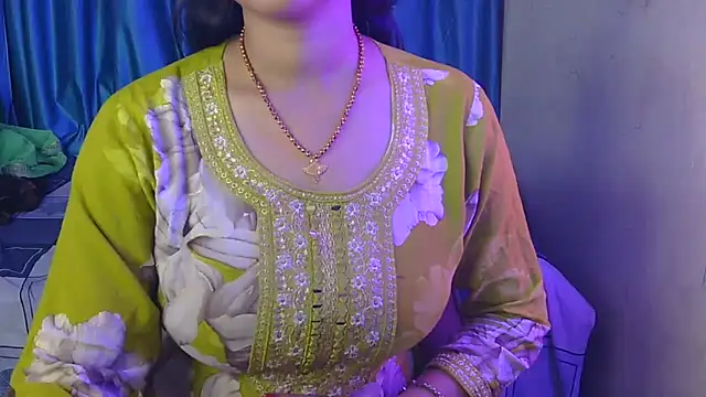 priya-kumari22 online show from November 2025 04:03:01 PM