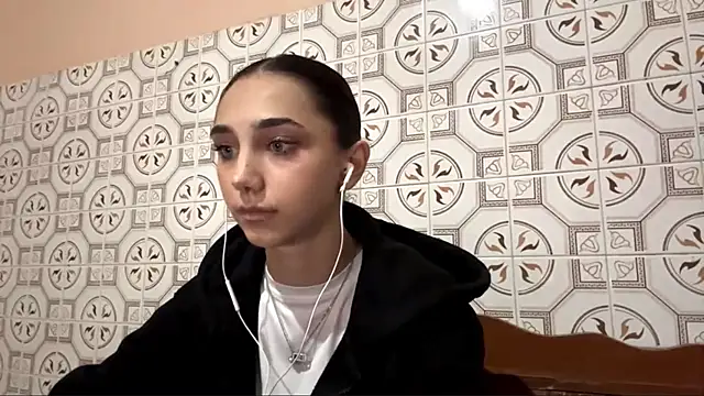 LinaMour online show from November 2025 10:12:01 PM