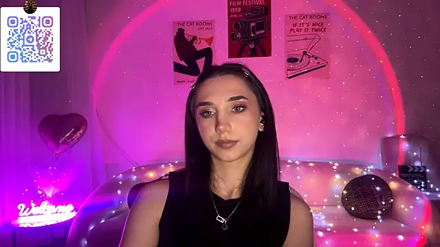 LinaMour online show from April 2026 01:42:02 AM