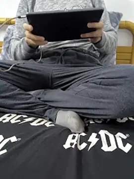 yazinyazin1 online show from November 2025 01:54:02 PM