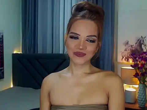 Snapshot of BellaBumzyy chatting on October 2025 01:47:01 AM BellaBumzyy online show from October 2025 01:47:01 AM
