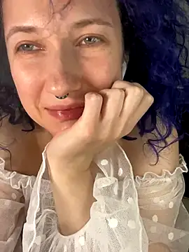 Kitty Kisss online show from November 2025 07:35:01 PM