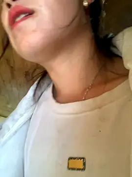 tuyetnhi-00 online show from October 2025 12:26:01 AM