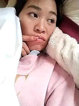 tuyetnhi-00 online show from November 2025 05:28:02 AM