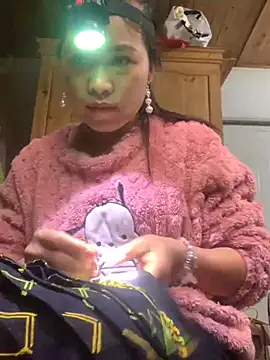 tuyetnhi-00 online show from November 2025 12:42:02 AM