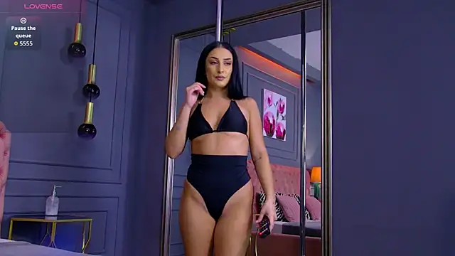 SelenaRoyce online show from September 2025 05:45:01 PM