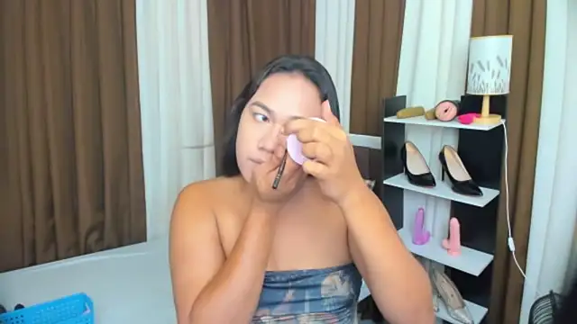 Snapshot of TsUncutKaren chatting on September 2025 04:41:02 PM TsUncutKaren online show from September 2025 04:41:02 PM