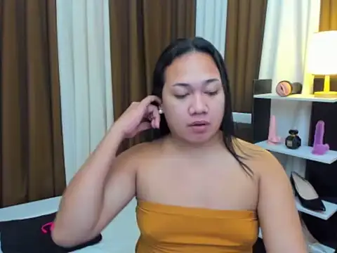 Snapshot of TsUncutKaren chatting on October 2025 08:30:01 PM TsUncutKaren online show from October 2025 08:30:01 PM