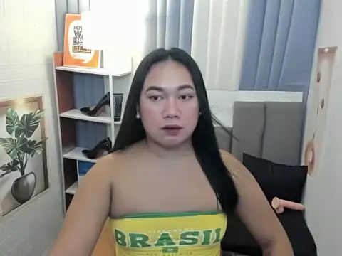 Snapshot of TsUncutKaren chatting on December 2025 11:26:02 AM TsUncutKaren online show from December 2025 11:26:02 AM