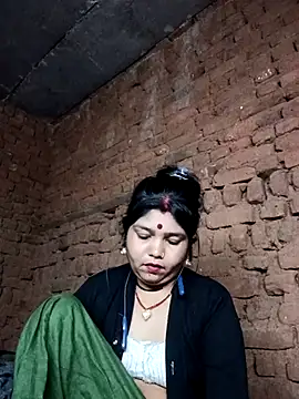 Snapshot of Priya_tyagi chatting on October 2025 10:40:01 PM Priya tyagi online show from October 2025 10:40:01 PM