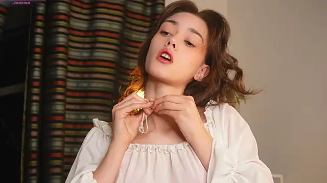 ttragedienne online show from November 2025 01:28:01 PM