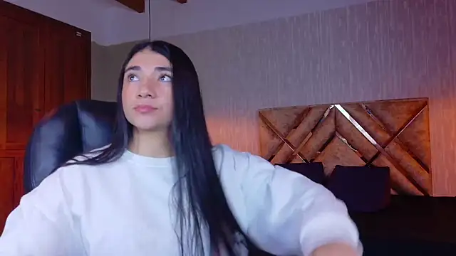 Snapshot of Aurora_jones11 chatting on November 2025 03:50:01 AM Aurora jones11 online show from November 2025 03:50:01 AM