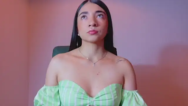 Snapshot of Aurora_jones11 chatting on November 2025 04:01:02 AM Aurora jones11 online show from November 2025 04:01:02 AM