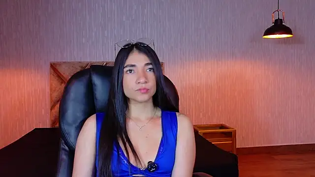 Snapshot of Aurora_jones11 chatting on November 2025 04:01:02 AM Aurora jones11 online show from November 2025 04:01:02 AM