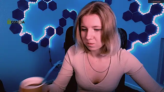 Snapshot of gloria_bubble chatting on November 2025 10:47:02 AM gloria bubble online show from November 2025 10:47:02 AM