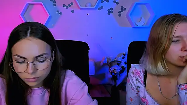 Snapshot of gloria_bubble chatting on November 2025 01:00:01 PM gloria bubble online show from November 2025 01:00:01 PM