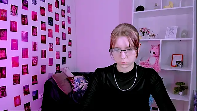 Snapshot of gloria_bubble chatting on June 2026 07:05:01 PM gloria bubble online show from June 2026 07:05:01 PM