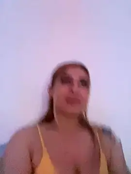 Ella Vee online show from November 2025 03:45:02 PM