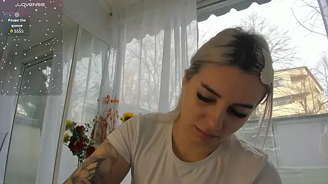 Ella Vee online show from March 2026 06:16:02 AM