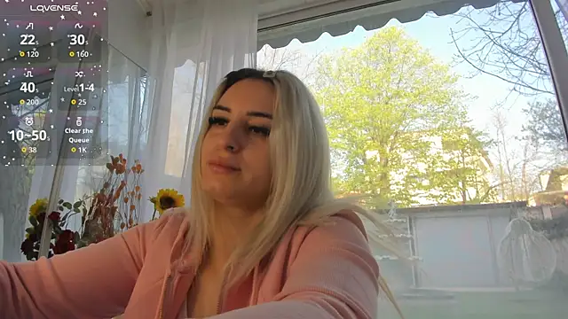 Ella Vee online show from April 2026 05:47:02 AM