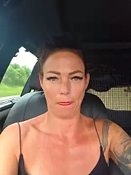 Snapshot of SydneySchmid chatting on June 2026 12:00:02 PM SydneySchmid online show from June 2026 12:00:02 PM