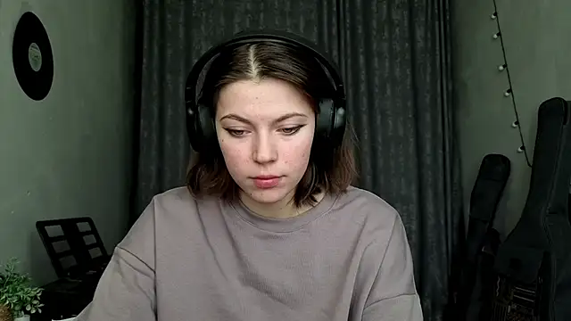 CutieAnny online show from February 2026 06:09:01 AM