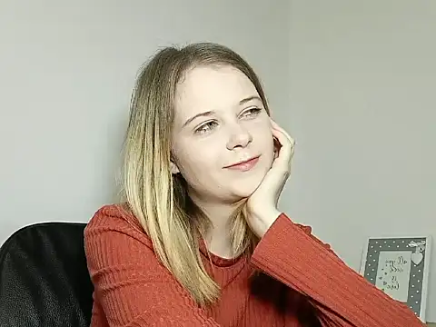 Snapshot of LydiaYoung chatting on September 2025 06:13:02 PM LydiaYoung online show from September 2025 06:13:02 PM